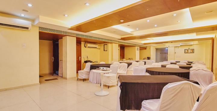 Treebo Trend Hotel Parker Ahmedabad Ngoại thất bức ảnh