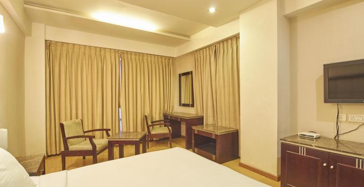 Treebo Trend Hotel Parker Ahmedabad Ngoại thất bức ảnh