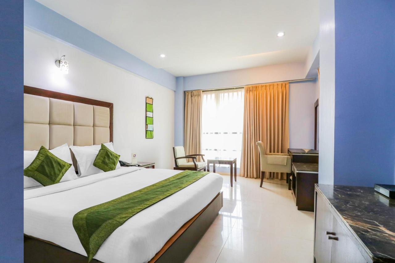 Treebo Trend Hotel Parker Ahmedabad Ngoại thất bức ảnh