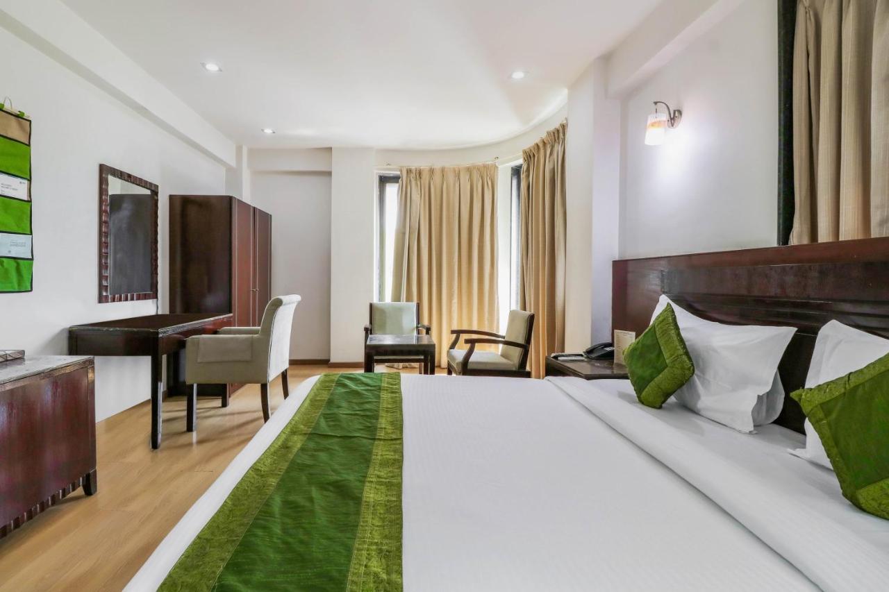 Treebo Trend Hotel Parker Ahmedabad Ngoại thất bức ảnh