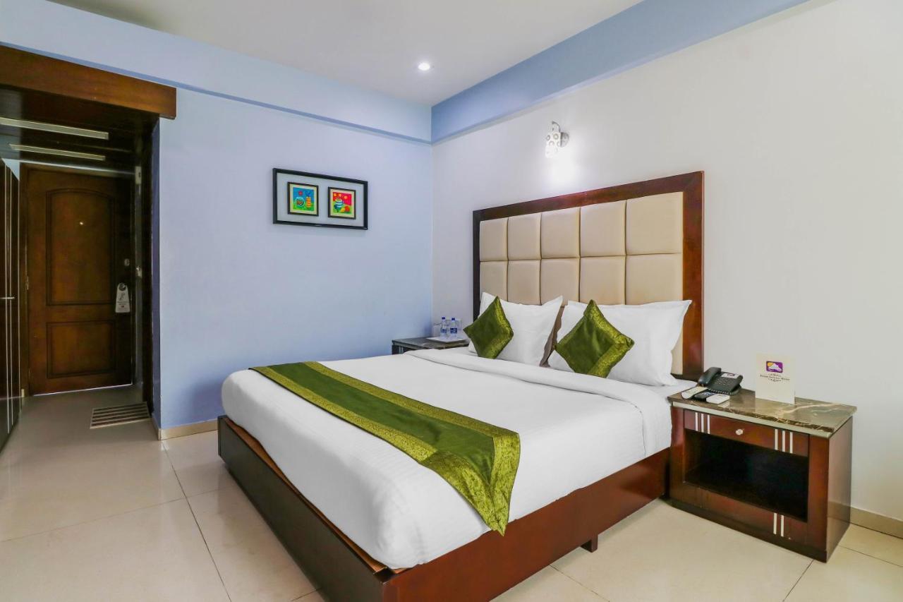 Treebo Trend Hotel Parker Ahmedabad Ngoại thất bức ảnh