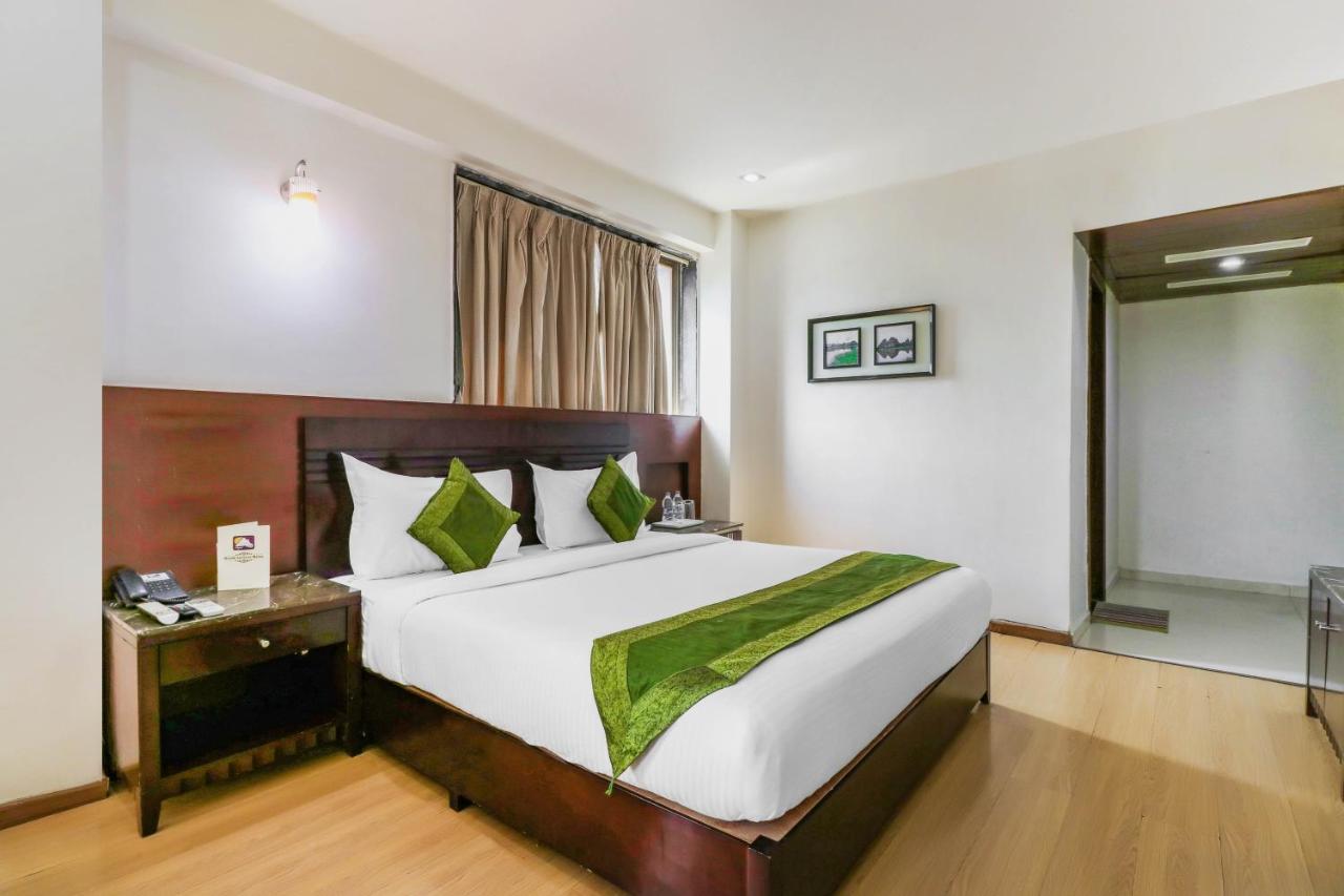 Treebo Trend Hotel Parker Ahmedabad Ngoại thất bức ảnh