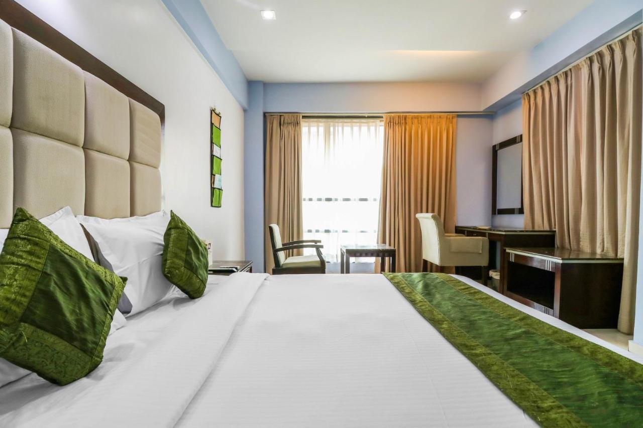 Treebo Trend Hotel Parker Ahmedabad Ngoại thất bức ảnh