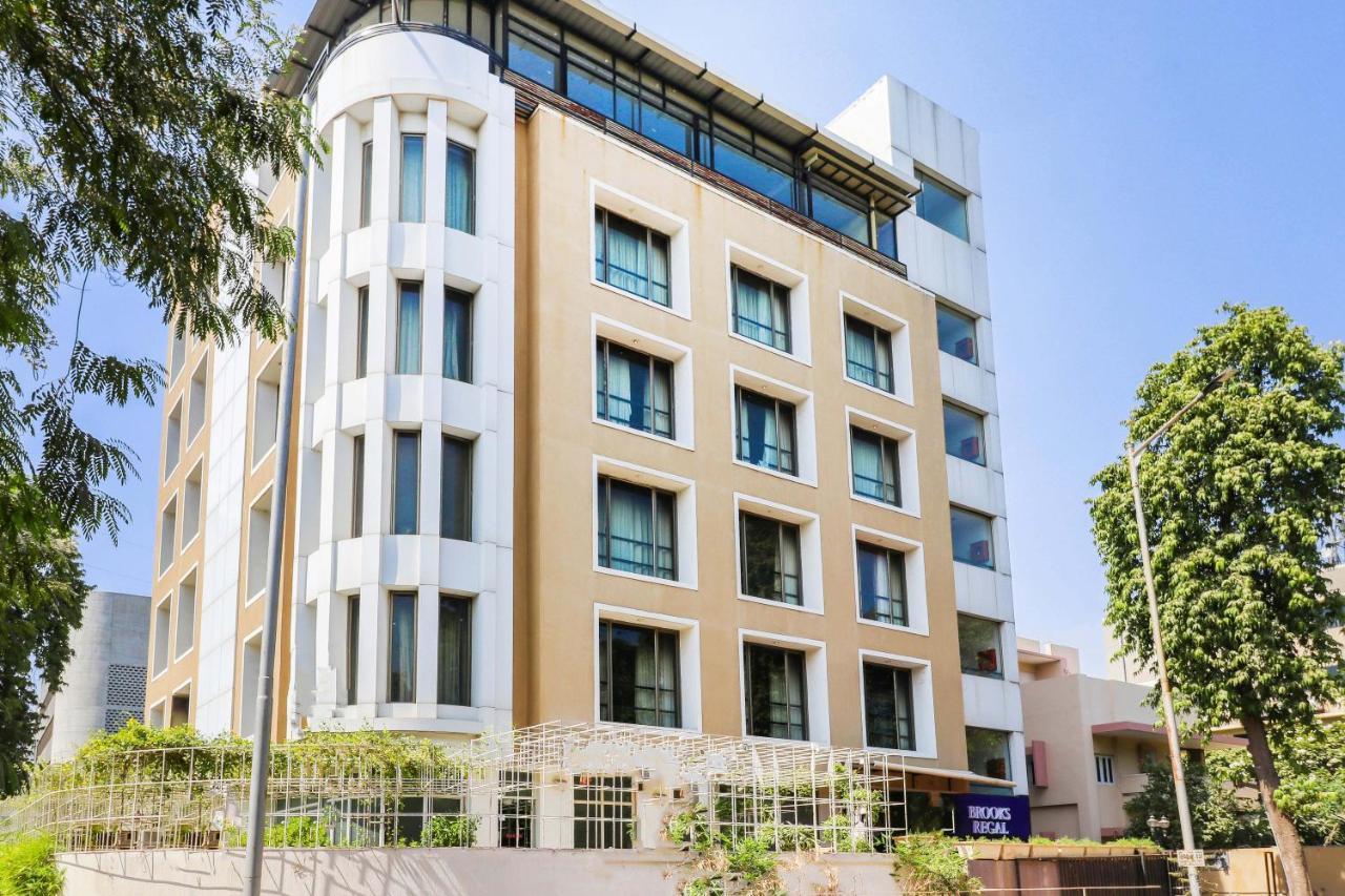 Treebo Trend Hotel Parker Ahmedabad Ngoại thất bức ảnh