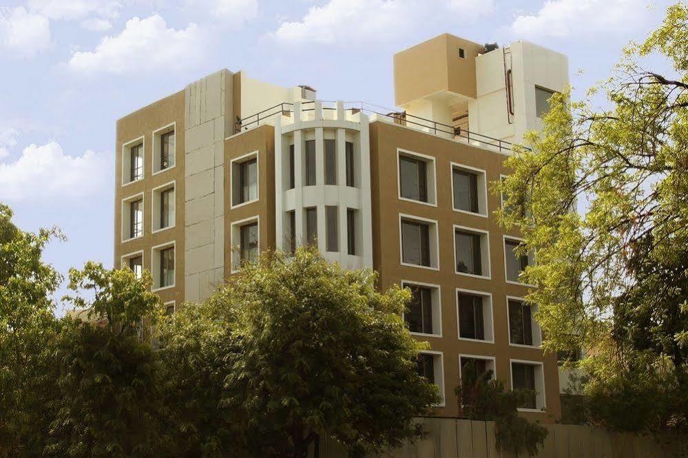 Treebo Trend Hotel Parker Ahmedabad Ngoại thất bức ảnh